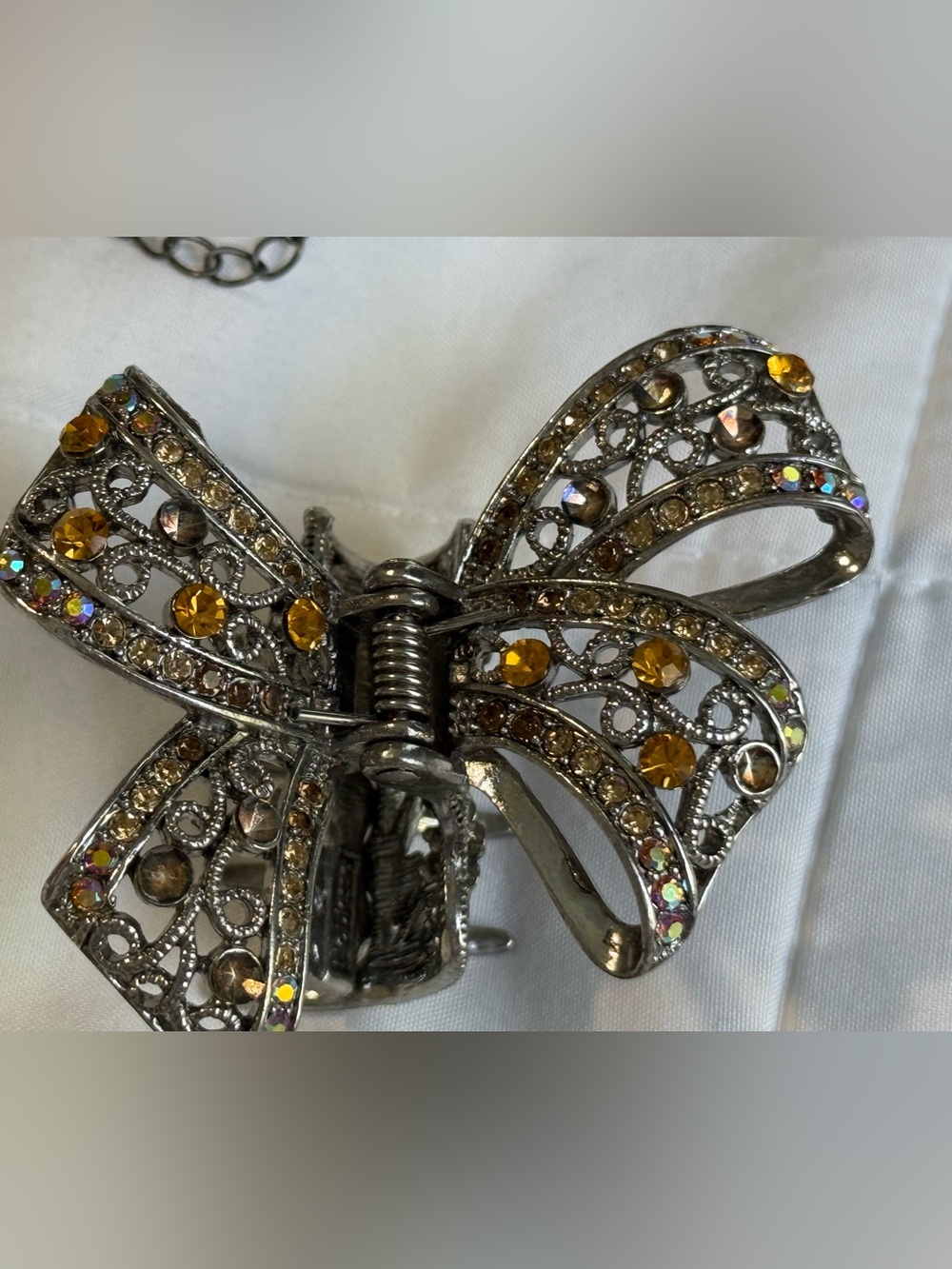 Butterfly necklace and earrings, 1 pink rhinestones pin, 1 rhinestone hair clip - Picture 5 of 5